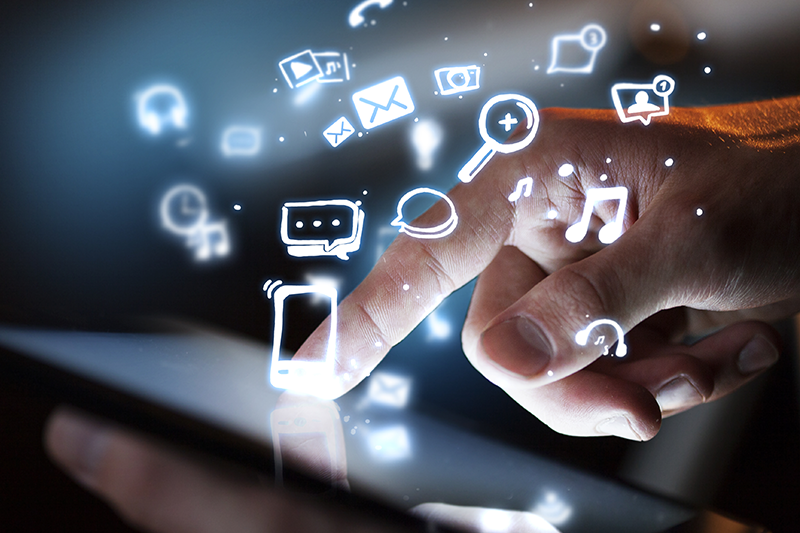 IT & COMMUNICATION